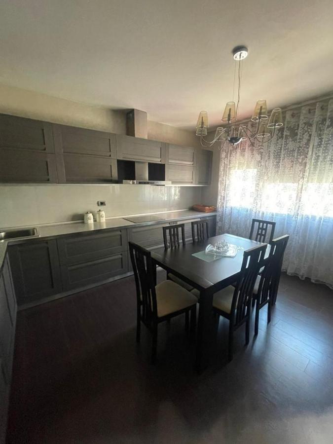 Luxury Apartment City Centre Tirana Exterior foto
