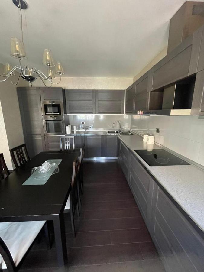Luxury Apartment City Centre Tirana Exterior foto
